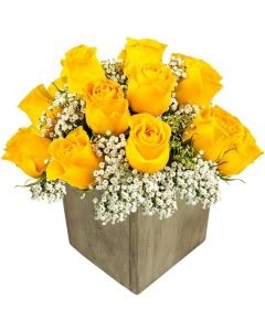 18 Yellow Rose in Wooden Vase