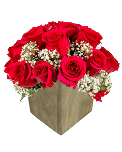 18 Hot Pink in Wooden Vase