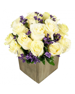 18 White Rose in Wooden Vase
